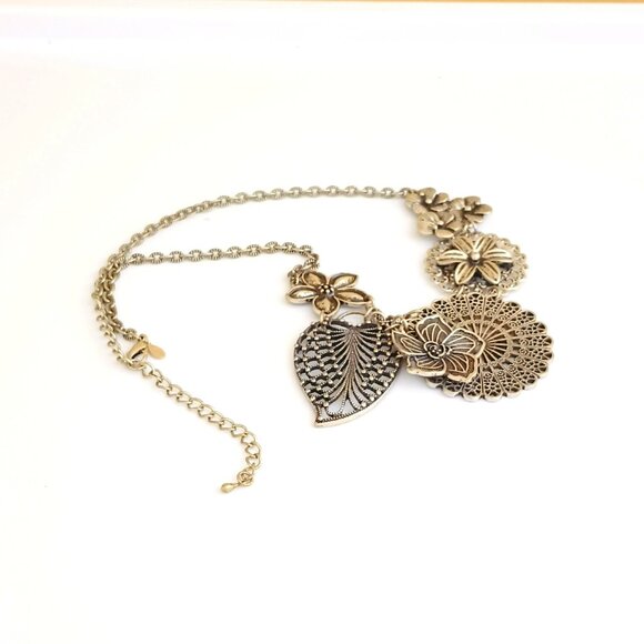 LD Layered Filigree Collar Necklace 17" Silver Tone Flower Leaf Textured Charms - Picture 1 of 8